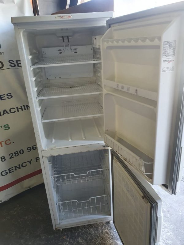 www.vuyanitrans.co.za/products-fridgemaster-fridge-freezer