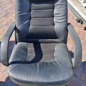 www.vuyanitrans.co.za/products/ black-faded-office-chair